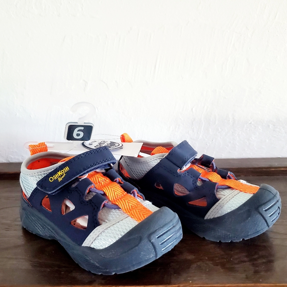 NWT Oshkosh Water Shoes